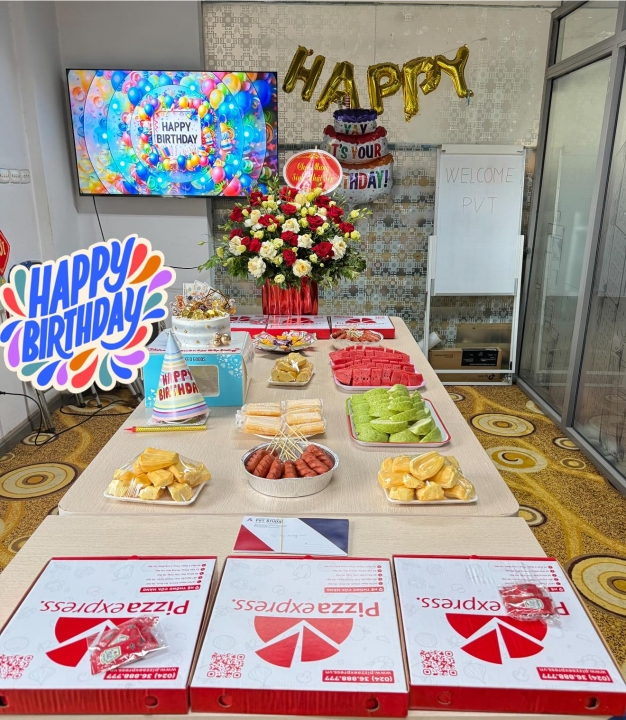 Ấm áp và rộn ràng buổi tiệc sinh nhật tháng 4 tại PVT Studio