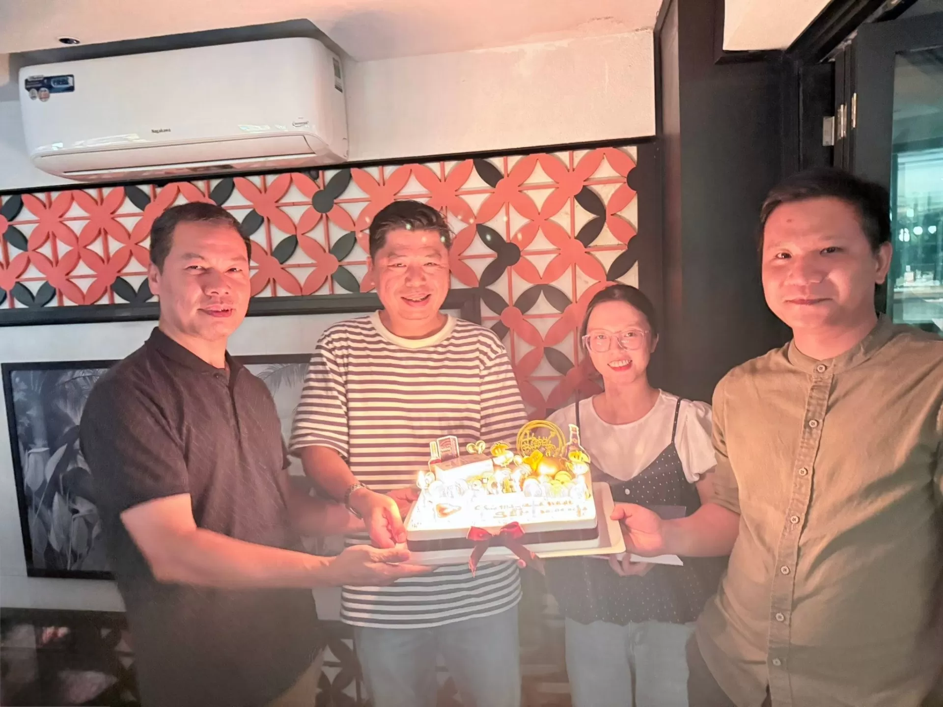 Rộn Ràng Tiệc Sinh Nhật Tháng 6: Thắt Chặt Tình Gắn Kết Tại PVT Studio