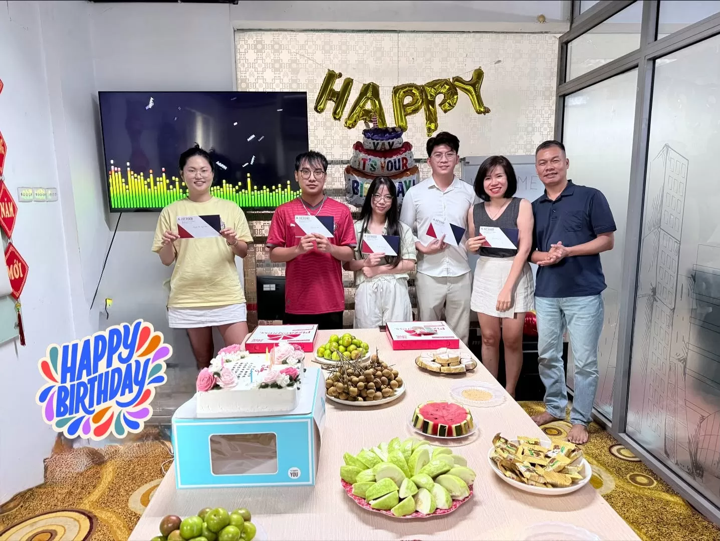 Tiệc Sinh Nhật Tháng 7 Ấm Áp Tại PVT Studio